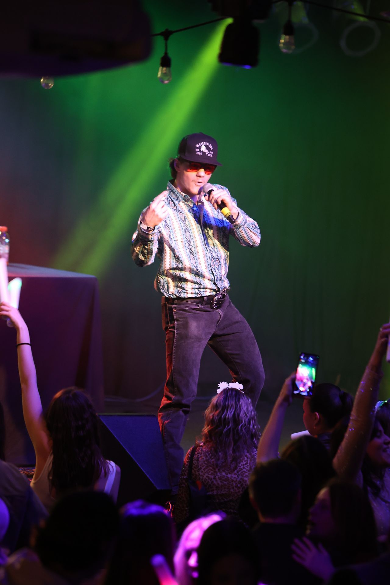 MIXMODE live at Joe's on Weed St. — Chicago, IL — Dec 31, 2025 MIXMODE (DJ Jordan Miller & Kristian Cruz) performing country EDM hybrid duo set at Joe's on Weed St. in Chicago, IL on Dec 31, 2025. Boots N' Beats 2025 Tour.