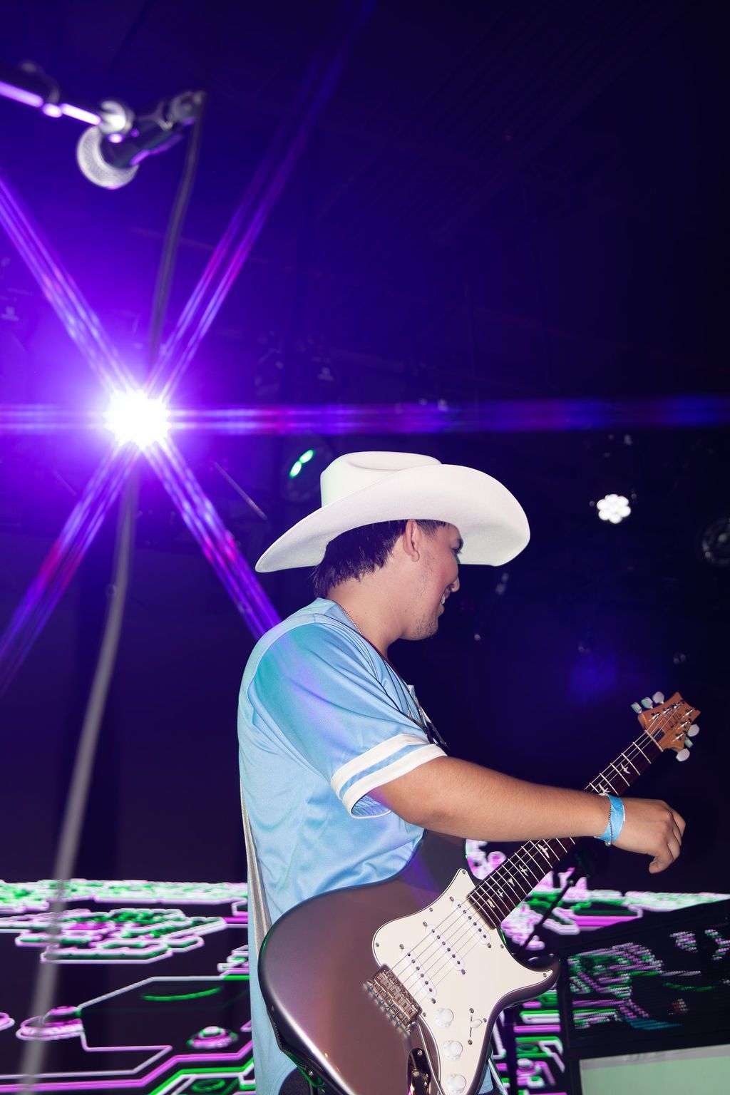 MIXMODE live at Warehouse on Broadway — Kansas City, MO — Jul 17, 2025 MIXMODE (DJ Jordan Miller & Kristian Cruz) performing country EDM hybrid duo set at Warehouse on Broadway in Kansas City, MO on Jul 17, 2025. Boots N' Beats 2025 Tour.