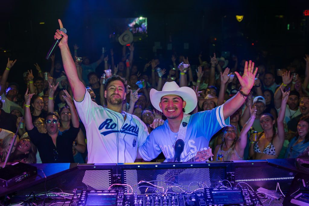 MIXMODE live at Warehouse on Broadway — Kansas City, MO — Jul 17, 2025 MIXMODE (DJ Jordan Miller & Kristian Cruz) performing country EDM hybrid duo set at Warehouse on Broadway in Kansas City, MO on Jul 17, 2025. Boots N' Beats 2025 Tour.