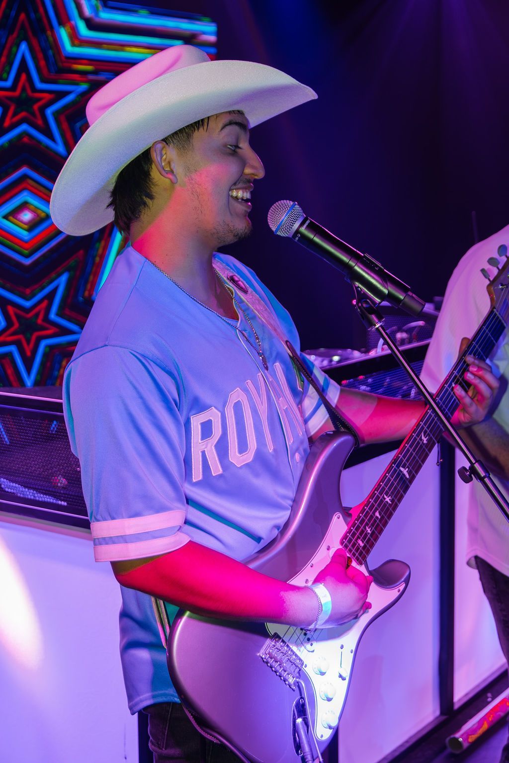 MIXMODE live at Warehouse on Broadway — Kansas City, MO — Jul 17, 2025 MIXMODE (DJ Jordan Miller & Kristian Cruz) performing country EDM hybrid duo set at Warehouse on Broadway in Kansas City, MO on Jul 17, 2025. Boots N' Beats 2025 Tour.