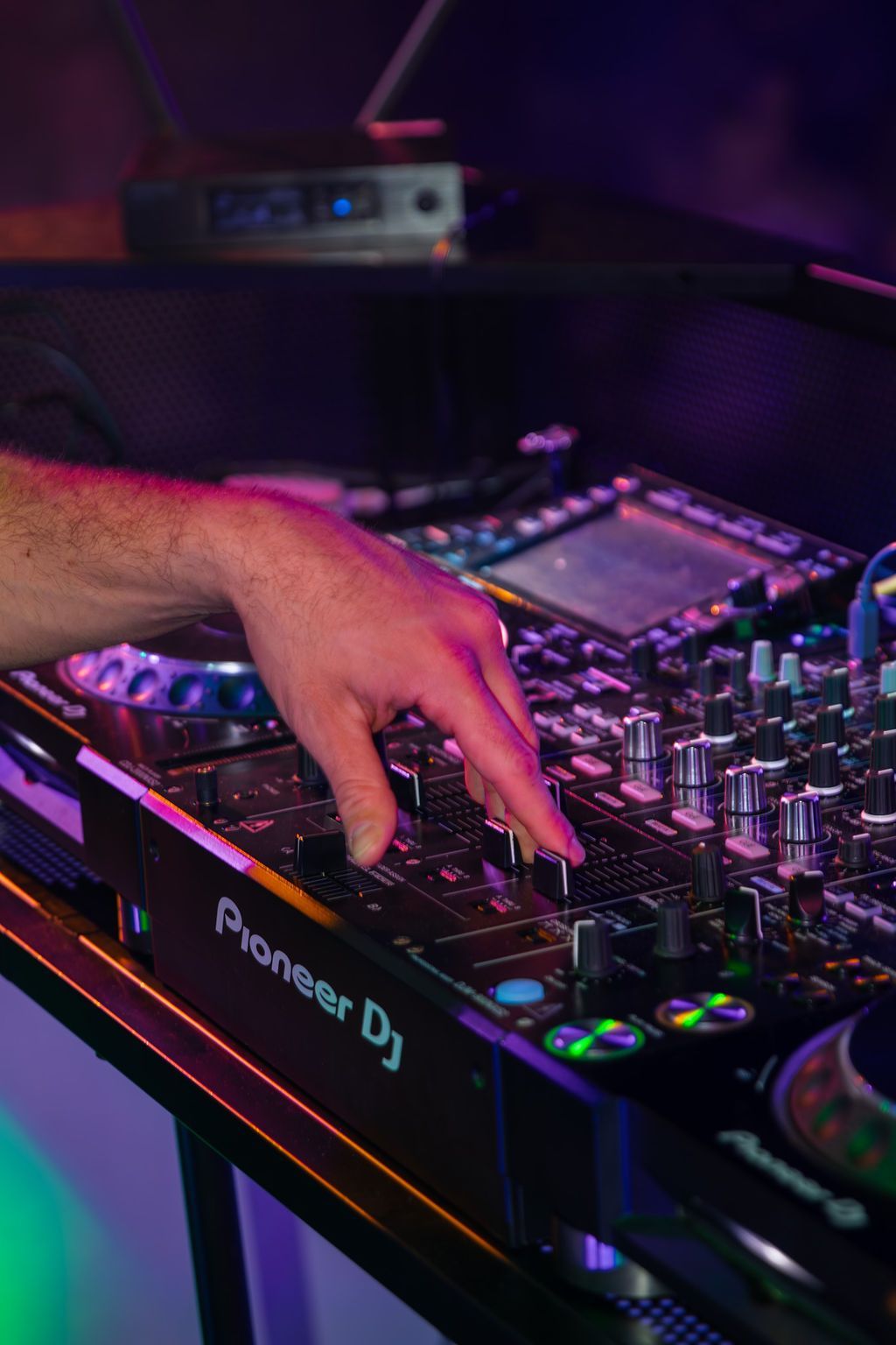 MIXMODE live at Warehouse on Broadway — Kansas City, MO — Jul 17, 2025 MIXMODE (DJ Jordan Miller & Kristian Cruz) performing country EDM hybrid duo set at Warehouse on Broadway in Kansas City, MO on Jul 17, 2025. Boots N' Beats 2025 Tour.