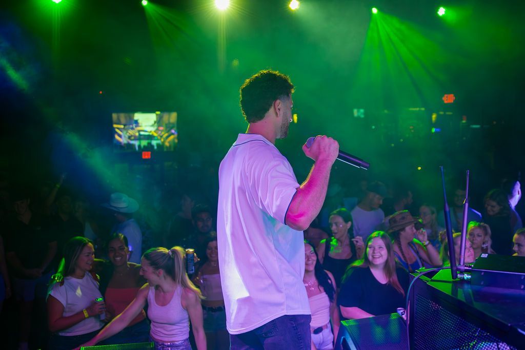 MIXMODE live at Warehouse on Broadway — Kansas City, MO — Jul 17, 2025 MIXMODE (DJ Jordan Miller & Kristian Cruz) performing country EDM hybrid duo set at Warehouse on Broadway in Kansas City, MO on Jul 17, 2025. Boots N' Beats 2025 Tour.