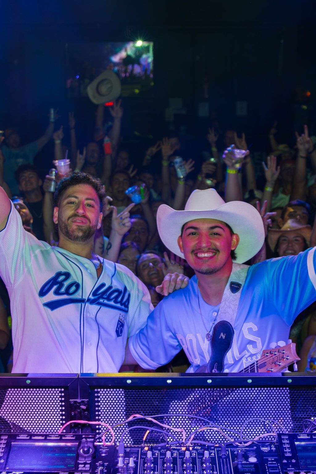 MIXMODE live at Warehouse on Broadway — Kansas City, MO — Jul 17, 2025 MIXMODE (DJ Jordan Miller & Kristian Cruz) performing country EDM hybrid duo set at Warehouse on Broadway in Kansas City, MO on Jul 17, 2025. Boots N' Beats 2025 Tour.