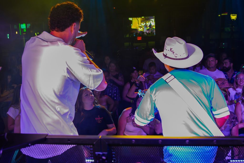 MIXMODE live at Warehouse on Broadway — Kansas City, MO — Jul 17, 2025 MIXMODE (DJ Jordan Miller & Kristian Cruz) performing country EDM hybrid duo set at Warehouse on Broadway in Kansas City, MO on Jul 17, 2025. Boots N' Beats 2025 Tour.