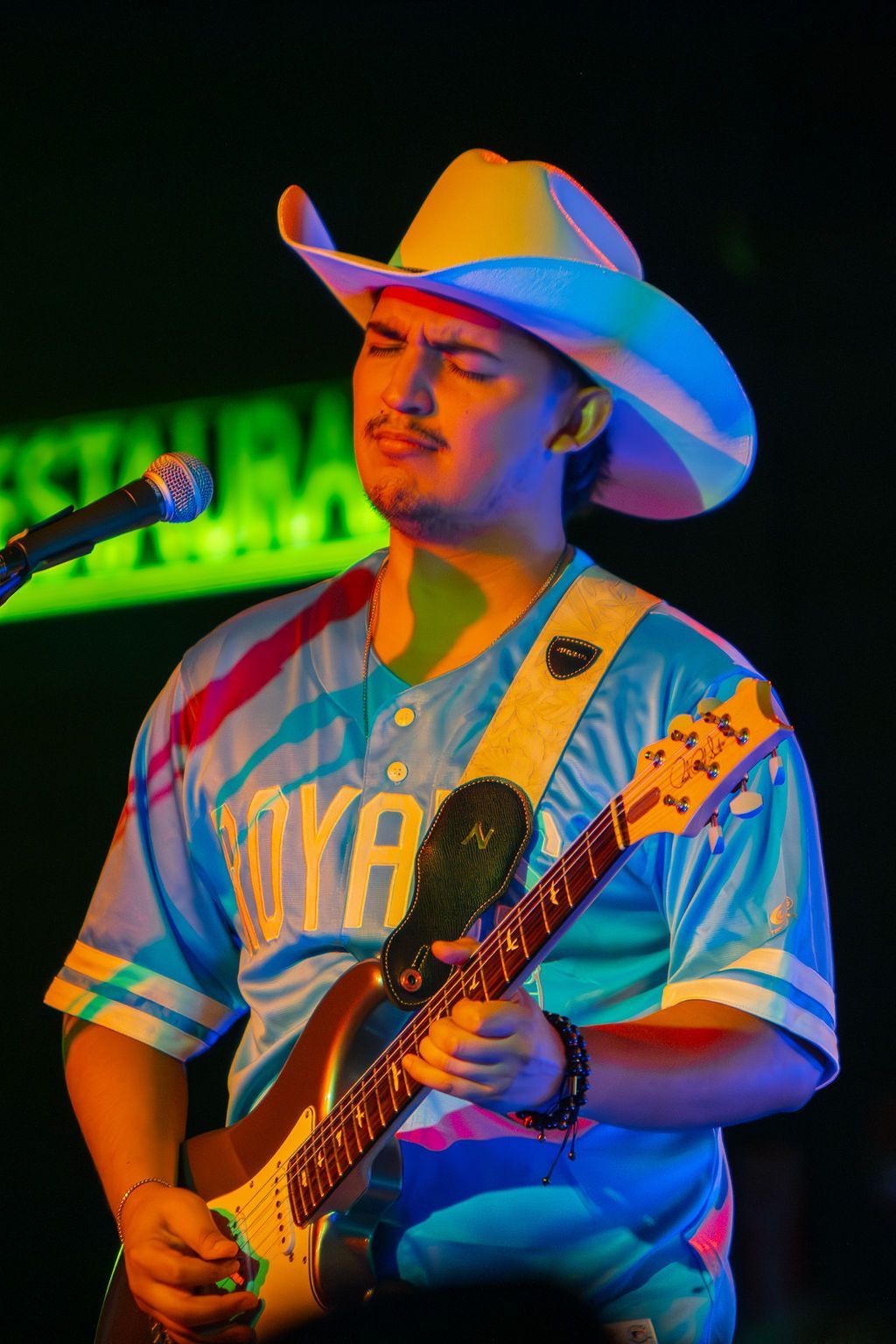 MIXMODE live at Warehouse on Broadway — Kansas City, MO — Jul 17, 2025 MIXMODE (DJ Jordan Miller & Kristian Cruz) performing country EDM hybrid duo set at Warehouse on Broadway in Kansas City, MO on Jul 17, 2025. Boots N' Beats 2025 Tour.