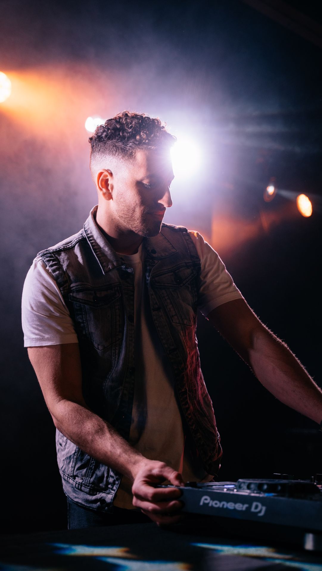 MIXMODE live at Beer City Music Hall — Oklahoma City, OK — Mar 14, 2025 MIXMODE (DJ Jordan Miller & Kristian Cruz) performing country EDM hybrid duo set at Beer City Music Hall in Oklahoma City, OK on Mar 14, 2025. Boots N' Beats 2025 Tour.