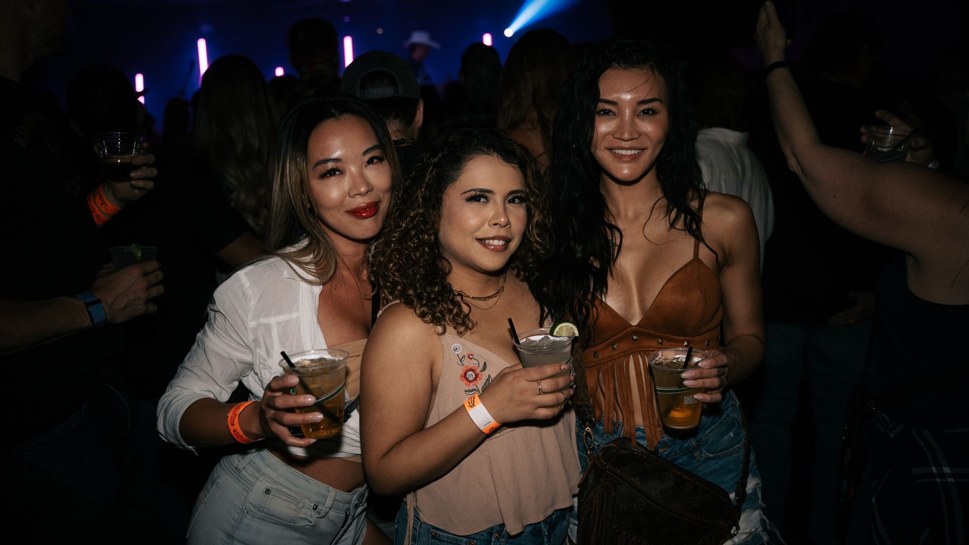 MIXMODE live at Last Exit Live — Phoenix, AZ — Apr 26, 2025 MIXMODE (DJ Jordan Miller & Kristian Cruz) performing country EDM hybrid duo set at Last Exit Live in Phoenix, AZ on Apr 26, 2025. Boots N' Beats 2025 Tour.