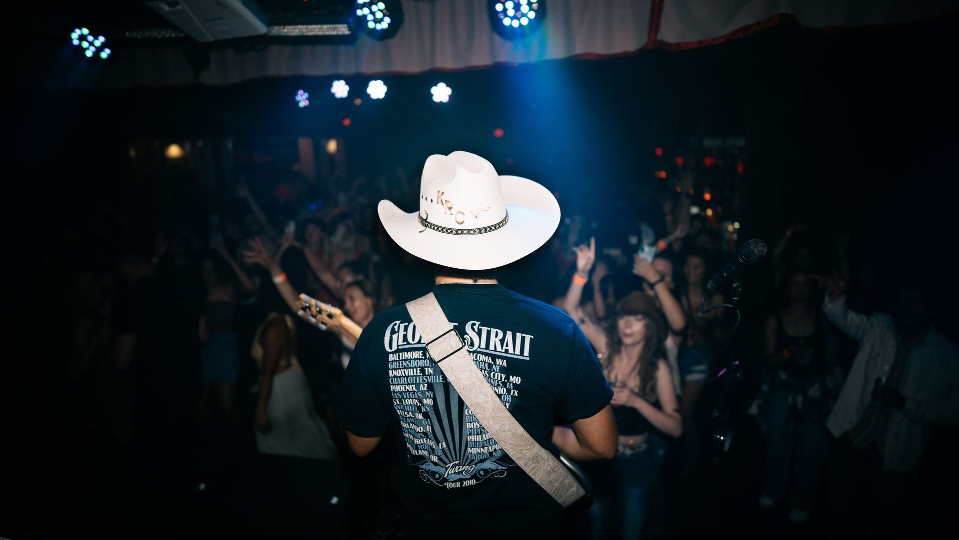 Jordan Miller live at Last Exit Live, Phoenix, AZ - photo 8 MIXMODE (DJ Jordan Miller & Kristian Cruz) performing country EDM hybrid duo set at Last Exit Live in Phoenix, AZ on Apr 26, 2025. Boots N' Beats 2025 Tour.