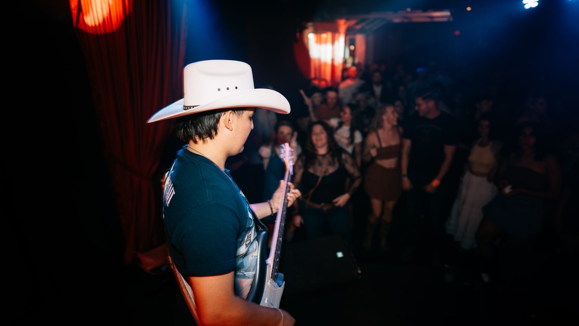 MIXMODE live at Last Exit Live — Phoenix, AZ — Apr 26, 2025 MIXMODE (DJ Jordan Miller & Kristian Cruz) performing country EDM hybrid duo set at Last Exit Live in Phoenix, AZ on Apr 26, 2025. Boots N' Beats 2025 Tour.