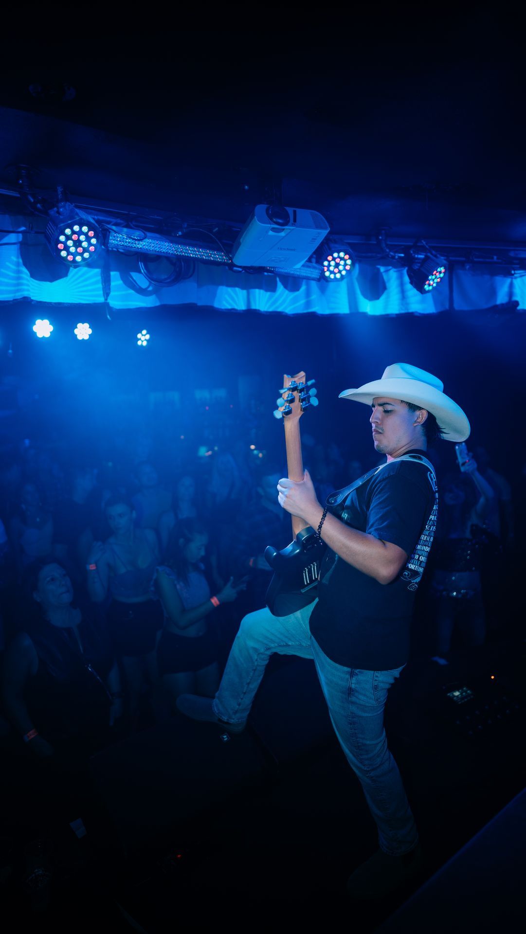 Jordan Miller live at Last Exit Live, Phoenix, AZ - photo 4 MIXMODE (DJ Jordan Miller & Kristian Cruz) performing country EDM hybrid duo set at Last Exit Live in Phoenix, AZ on Apr 26, 2025. Boots N' Beats 2025 Tour.