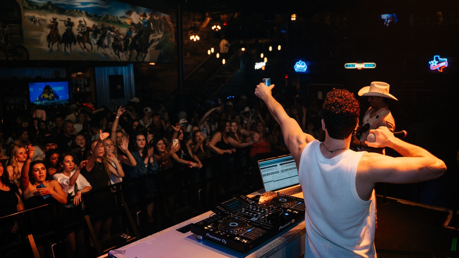 MIXMODE live at Goldfield Trading Post — Roseville, CA — May 02, 2025 MIXMODE (DJ Jordan Miller & Kristian Cruz) performing country EDM hybrid duo set at Goldfield Trading Post in Roseville, CA on May 02, 2025. Boots N' Beats 2025 Tour.