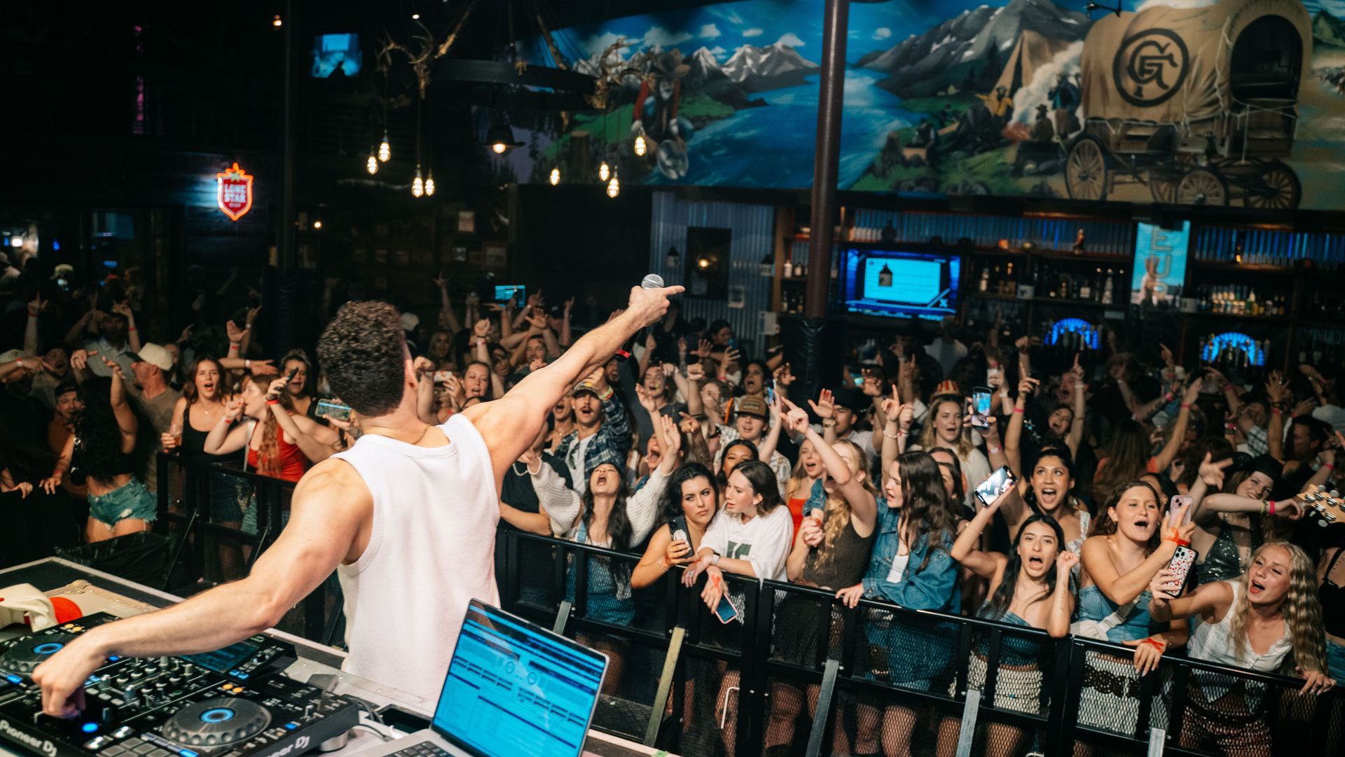 MIXMODE live at Goldfield Trading Post — Roseville, CA — May 02, 2025 MIXMODE (DJ Jordan Miller & Kristian Cruz) performing country EDM hybrid duo set at Goldfield Trading Post in Roseville, CA on May 02, 2025. Boots N' Beats 2025 Tour.