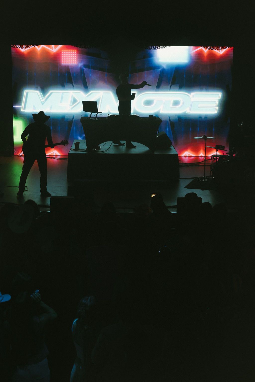 MIXMODE live at Stable Hall — San Antonio, TX — Jun 06, 2025 MIXMODE (DJ Jordan Miller & Kristian Cruz) performing country EDM hybrid duo set at Stable Hall in San Antonio, TX on Jun 06, 2025. Boots N' Beats 2025 Tour.