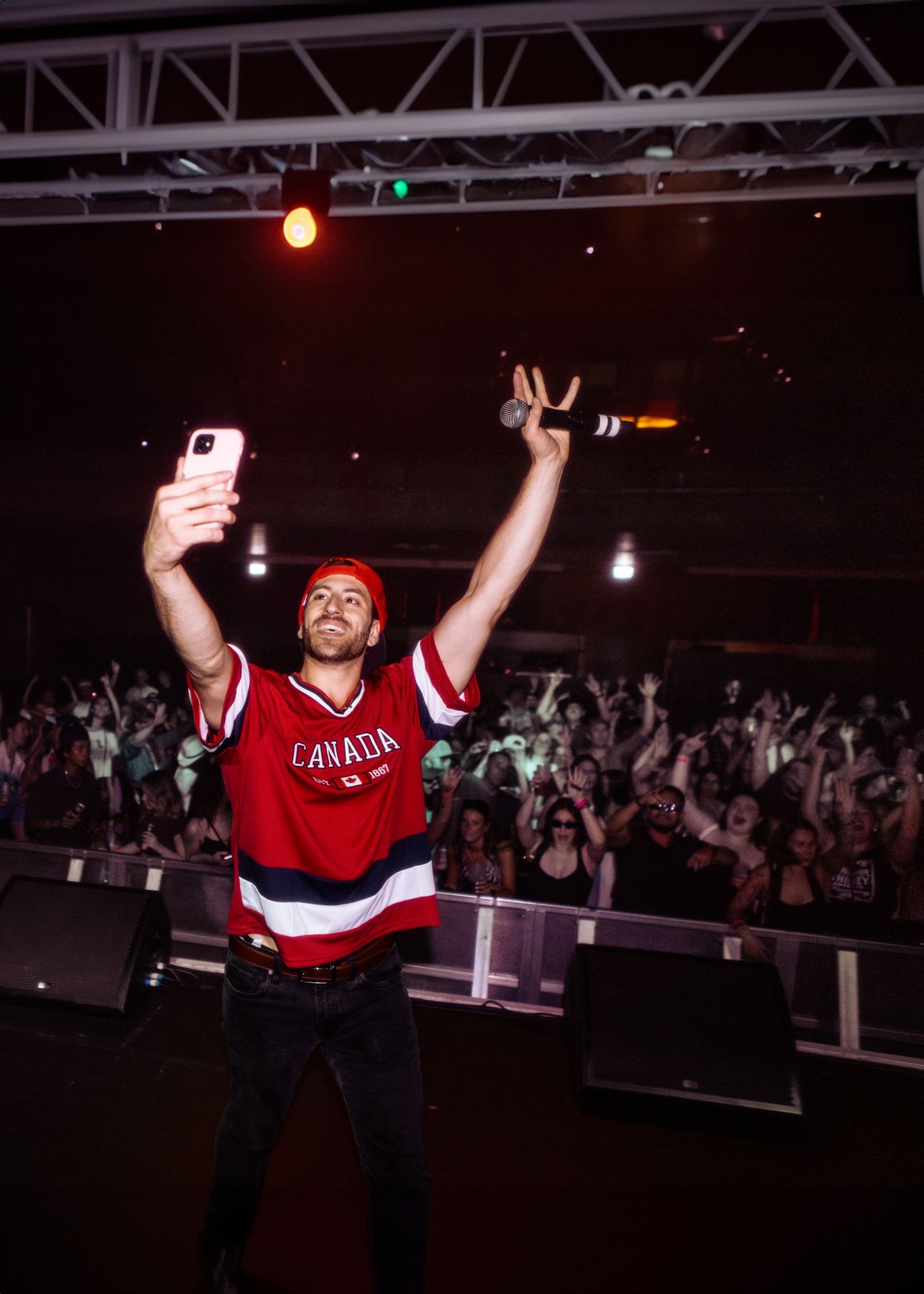 MIXMODE live at Vogue Theatre — Vancouver, BC — Aug 23, 2025 MIXMODE (DJ Jordan Miller & Kristian Cruz) performing country EDM hybrid duo set at Vogue Theatre in Vancouver, BC on Aug 23, 2025. Boots N' Beats 2025 Tour.